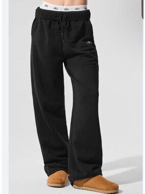 NWT Alo Yoga Accolade Straight Leg Sweatpants Black Women’s Size S B199